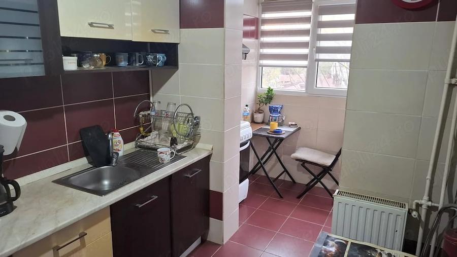 Apartament cu 3 camere decomandat în Central