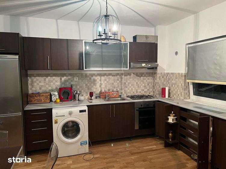 Casă cu 5 camere cu Teren 148.5 Mp în Central