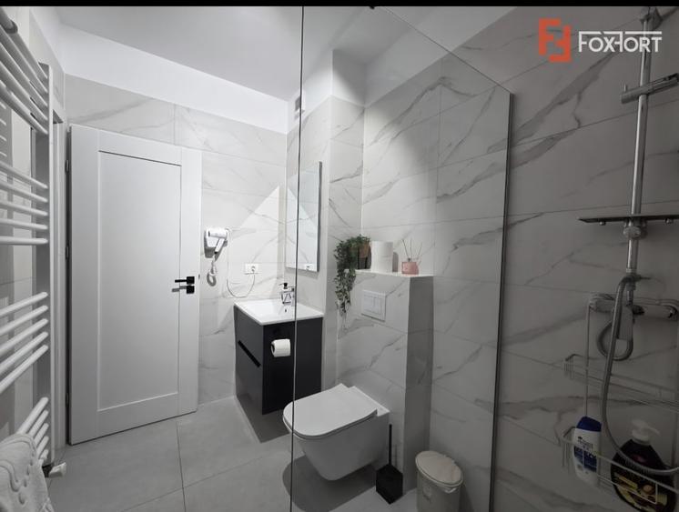 Apartament cu 2 camere semidecomandat, mobilat în Intim