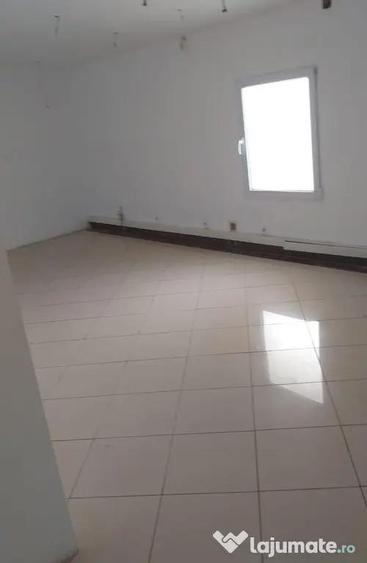Spațiu comercial, de 570 mp, în Gara de Nord