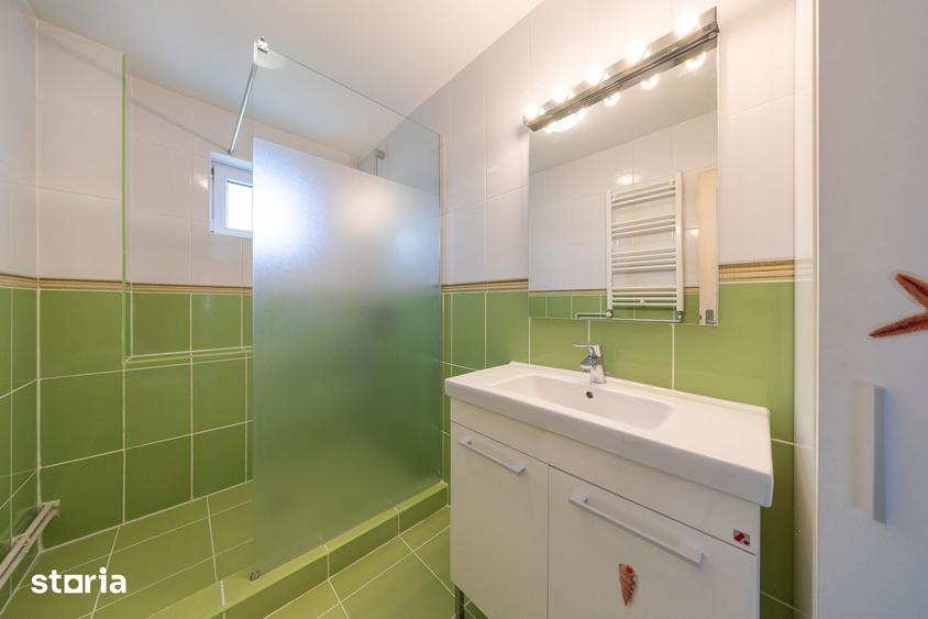 Casă cu 10 camere cu Teren 630 Mp în Bunloc
