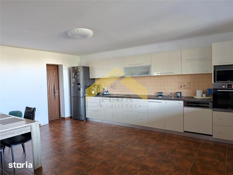 Casă cu 4 camere cu Teren 1312 Mp în Șofronea