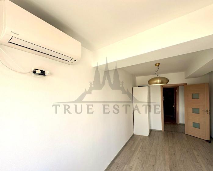 Penthouse cu 3 camere decomandat, mobilat în Matei Voievod