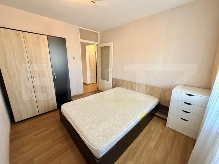 Apartament cu 3 camere decomandat, mobilat în Cetate