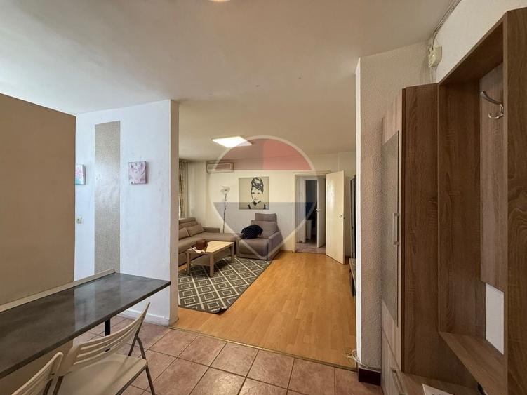Apartament cu 2 camere semidecomandat, mobilat în Șerban Vodă