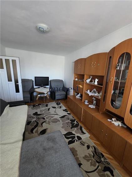 Apartament cu 2 camere semidecomandat în Micro 14