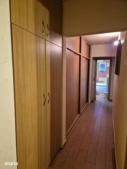 Inchiriere apart. 3 cam. decomandat , centrala pe gaz - 10