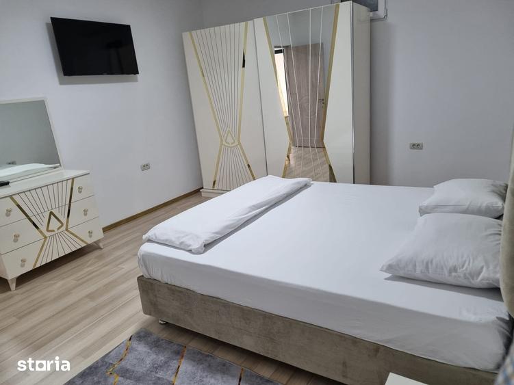 Spațiu comercial, de 2,416 mp, în Central