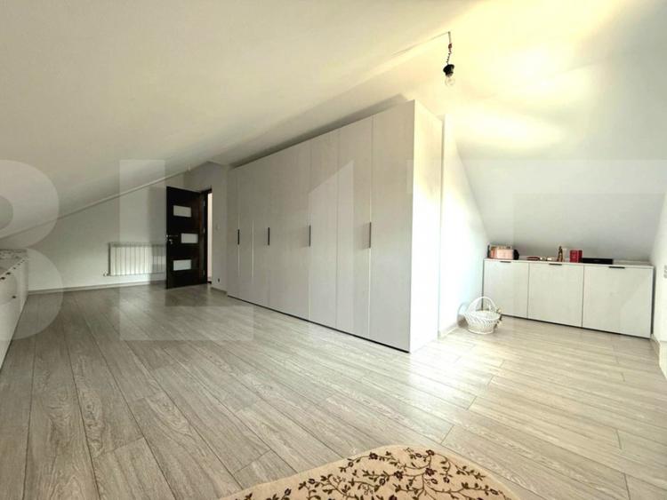 Casă cu 5 camere cu Teren 2133 Mp în Central