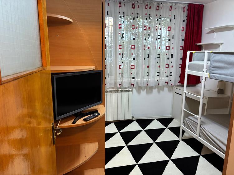 Apartament cu 3 camere decomandat în Berceni