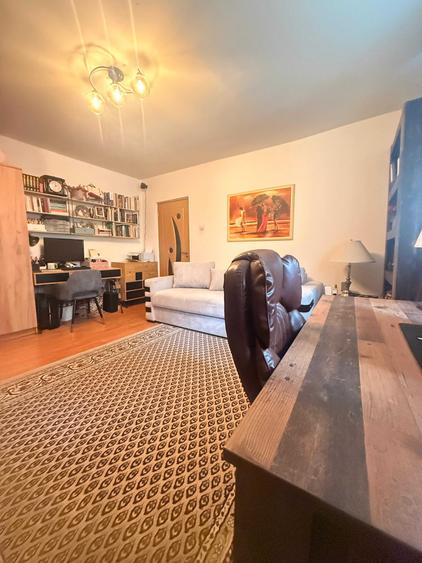 Apartament cu 2 camere semidecomandat în Exterior Vest