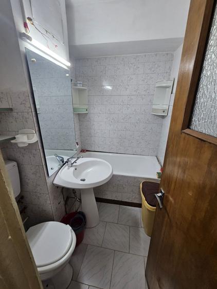 Garsonieră decomandată în Exercițiu