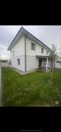 Casă cu 3 camere cu Teren 300 Mp în Ipotești