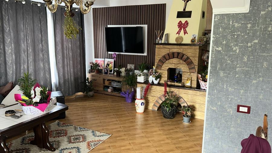 Casă individuală cu 4 camere cu Garaj în Întorsura Buzăului