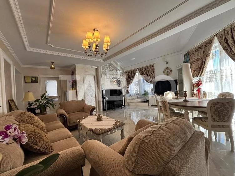 Casă cu 6 camere cu Teren 464 Mp în Central