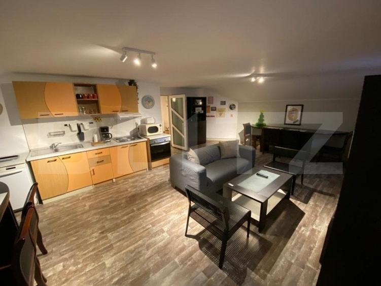 Apartament in vila, 3 camere, 90 mp, zona Calea Severinului - 1