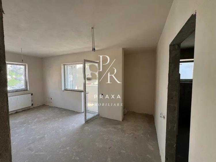 Apartament cu 3 camere semidecomandat în Florești