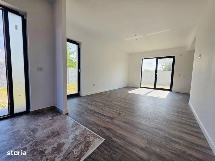 Casă cu 3 camere în Berceni