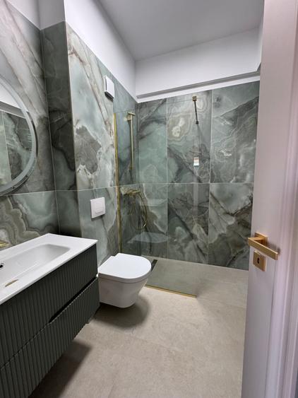Apartament cu 3 camere decomandat în Sisești