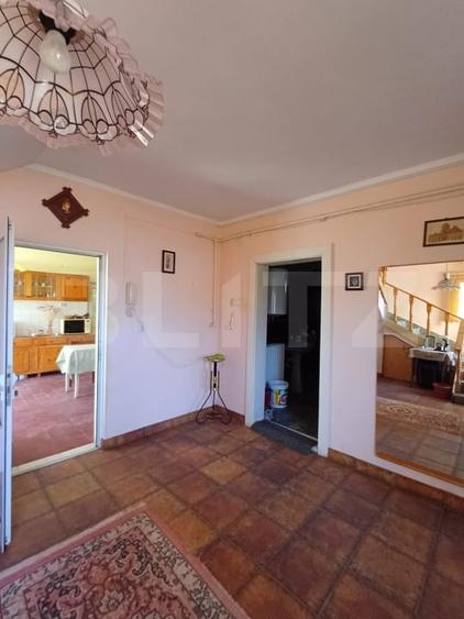 Casă individuală cu 7 camere cu Canalizare în Nord-Vest