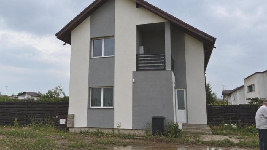 Casă individuală cu 4 camere cu Teren 171 Mp în Clinceni