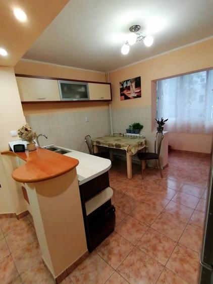 Apartament cu 2 camere decomandat în Tărian