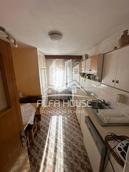 Apartament cu 4 camere decomandat în Govândari