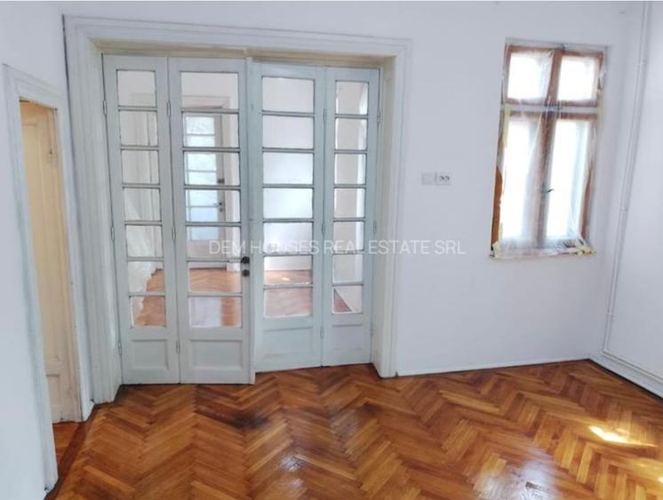Casă cu 3 camere cu Teren 100 Mp în Unirii