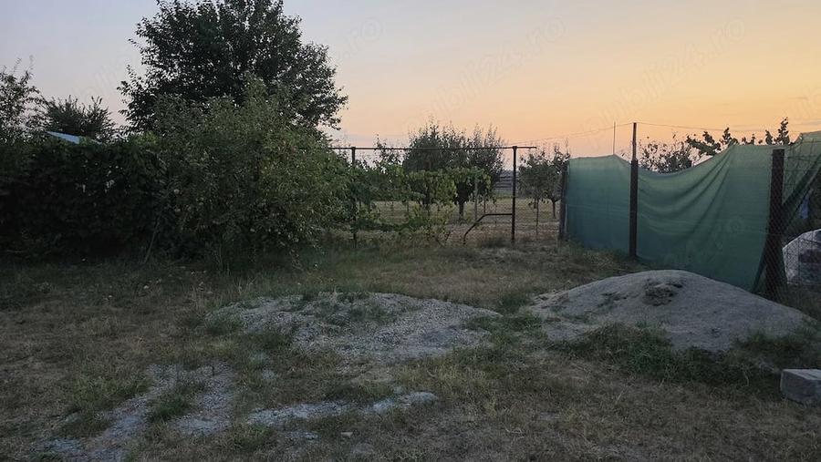 Casă cu Teren 1730 Mp în Diniaș