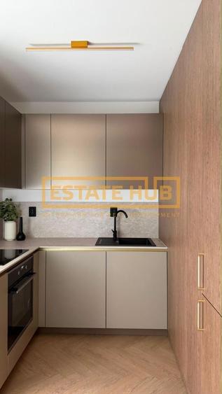 Apartament cu 3 camere semidecomandat, mobilat în Central