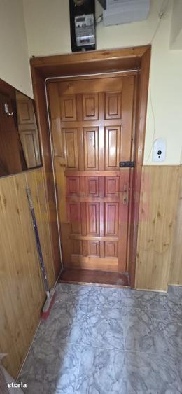 Apartament cu 3 camere semidecomandat în Ana Ipătescu