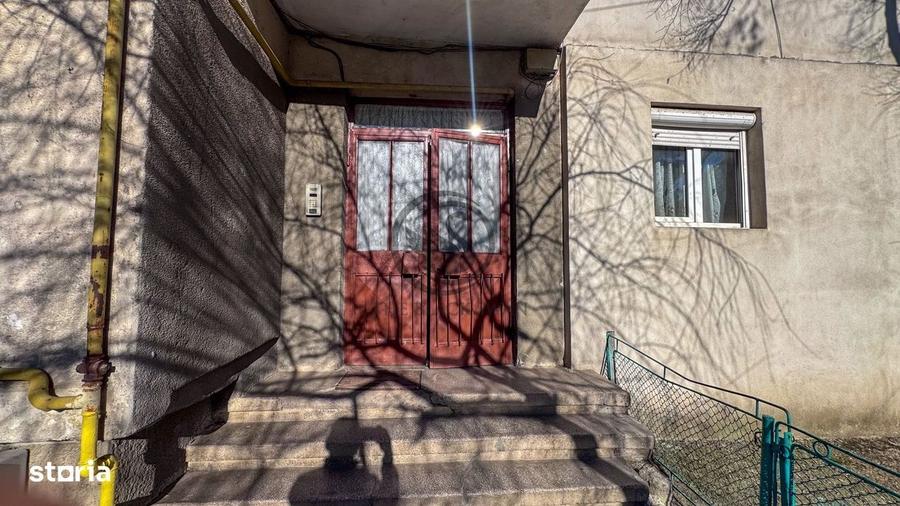 Apartament cu 4 camere decomandat în Central