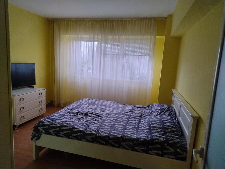 Apartament cu 3 camere decomandat în Viziru 3