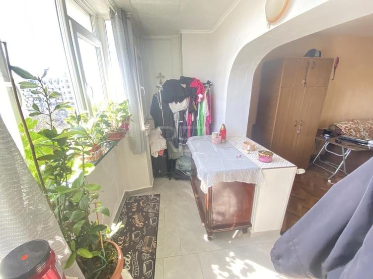 Apartament cu 3 camere decomandat în Rahova