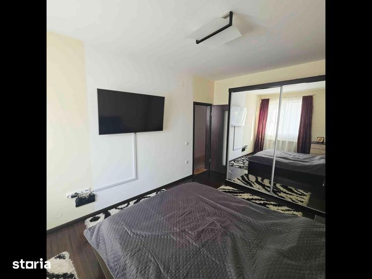 Apartament cu 3 camere decomandat în Turnișor