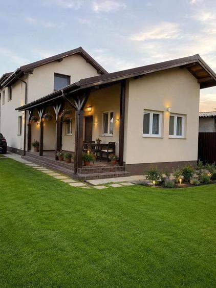 Casă cu 2 camere cu Teren 690 Mp în Slobozia