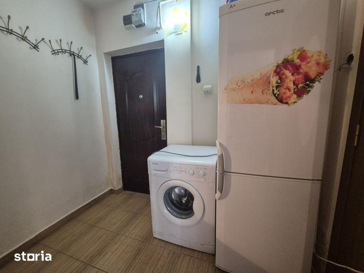 Apartament cu 3 camere semidecomandat în Trivale