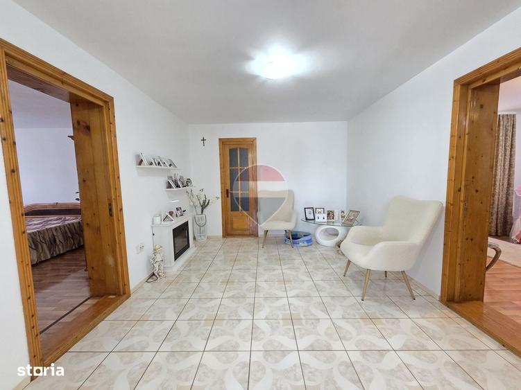 Casă cu 4 camere cu Teren 320 Mp în Central