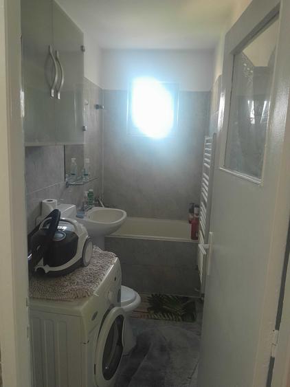 Apartament cu 2 camere decomandat în Dâmbu Pietros