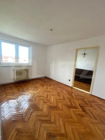 Apartament cu 3 camere semidecomandat, mobilat în Nord-Vest