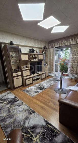 Apartament cu 3 camere semidecomandat în Tudor Vladimirescu