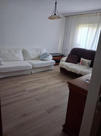 Apartament cu 3 camere, mobilat în Brâncoveanu