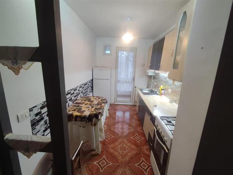 Apartament cu 2 camere decomandat în Astra