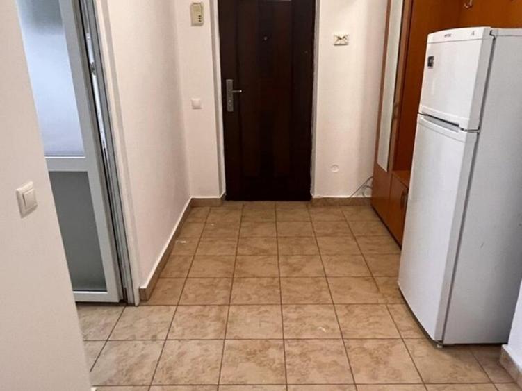 Apartament cu 3 camere semidecomandat în Câmpia Libertății