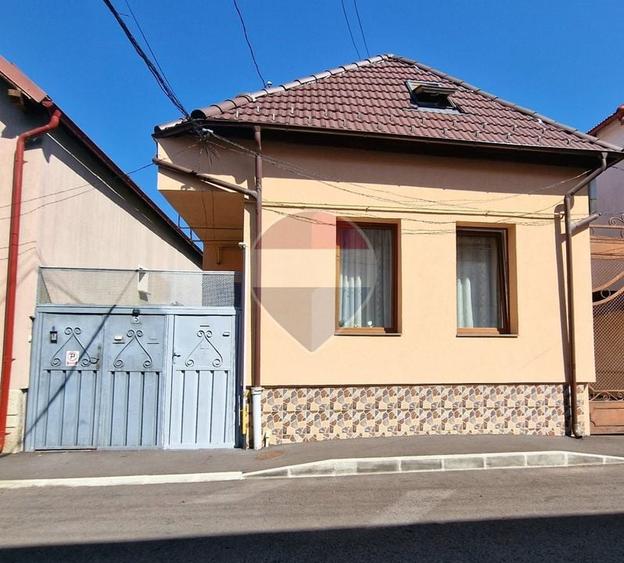 Apartament cu 2 camere decomandat în Brașovul Vechi