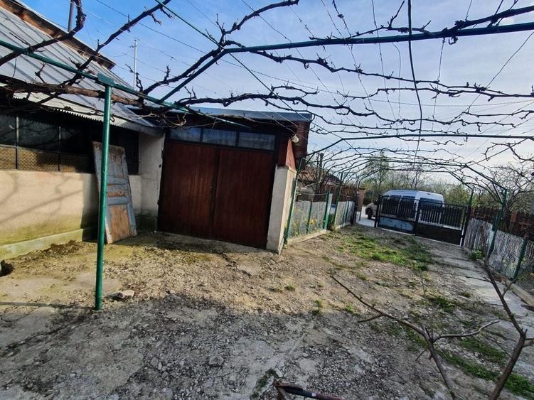 Casă cu 3 camere în Tătaru