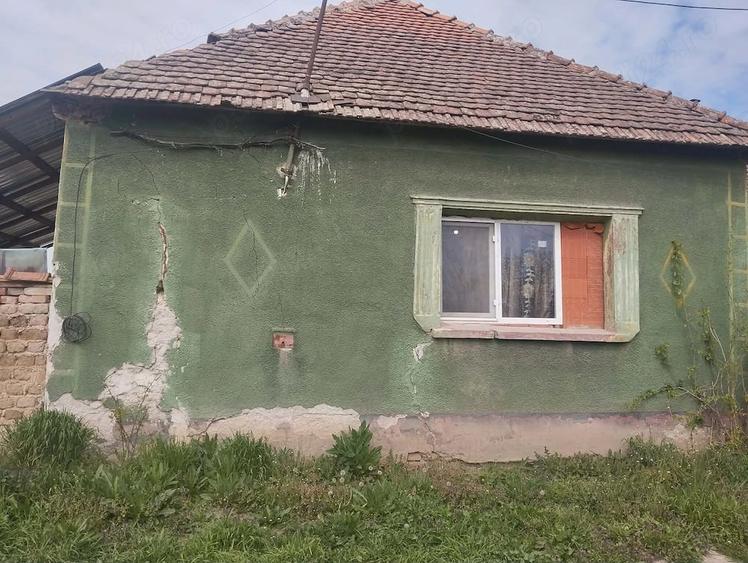 Casă cu Teren 65 Mp în Căuașd