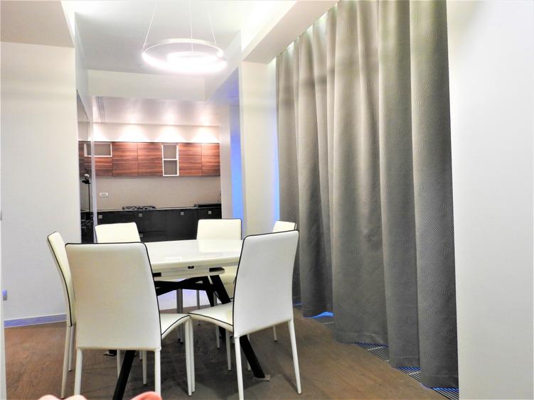 Apartament cu 4 camere decomandat, mobilat în Iancu Nicolae