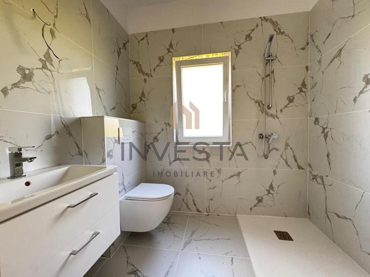 Duplex cu 4 camere cu Canalizare în Florești