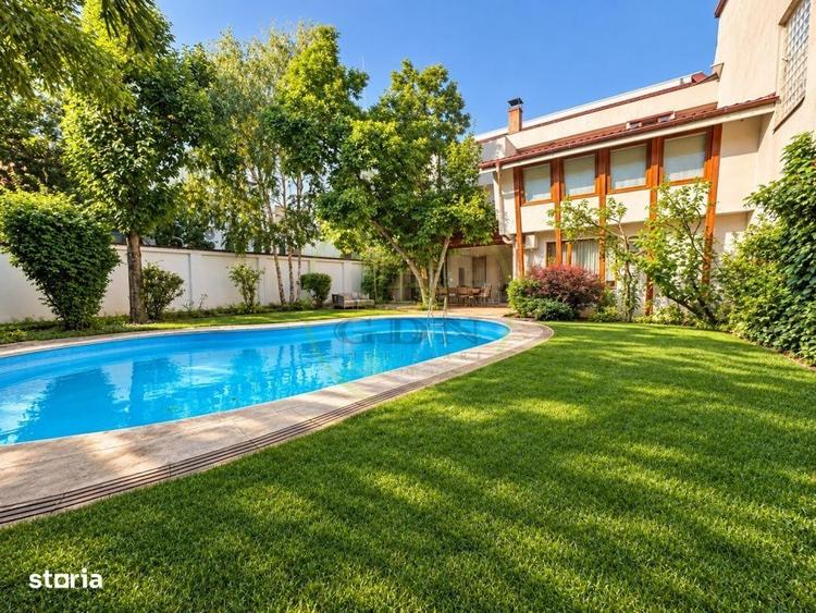 Casă cu 4 camere decomandat cu Piscina în Nord